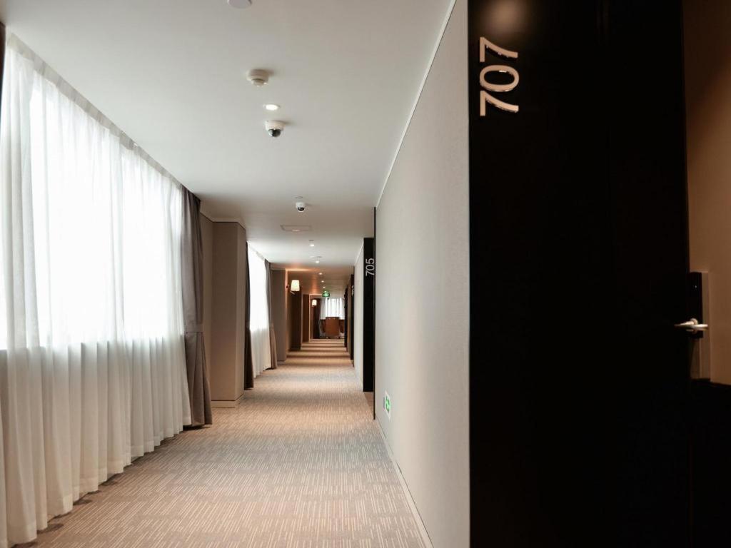 Home Inns Plus Shanghai Xujiahui Branch Екстер'єр фото