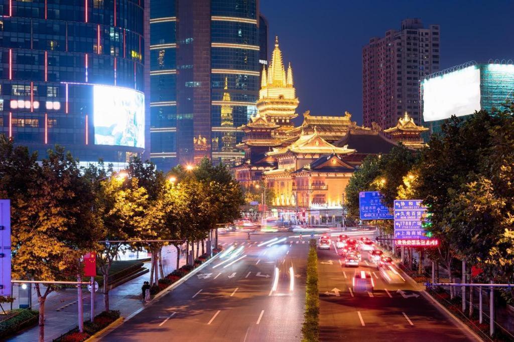 Home Inns Plus Shanghai Xujiahui Branch Екстер'єр фото
