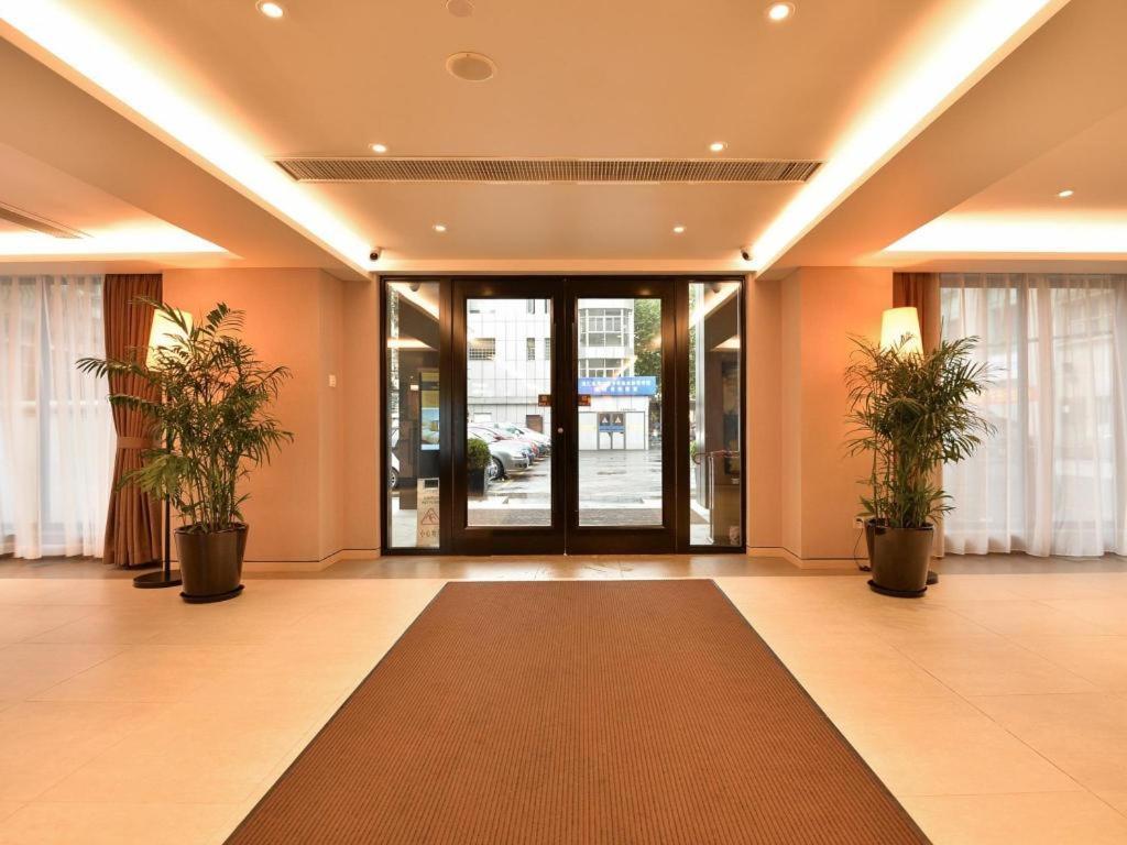 Home Inns Plus Shanghai Xujiahui Branch Екстер'єр фото