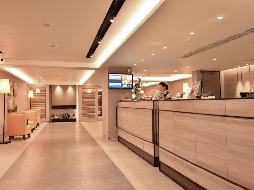 Home Inns Plus Shanghai Xujiahui Branch Екстер'єр фото