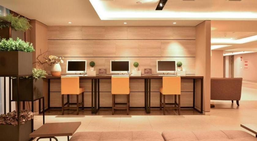 Home Inns Plus Shanghai Xujiahui Branch Екстер'єр фото