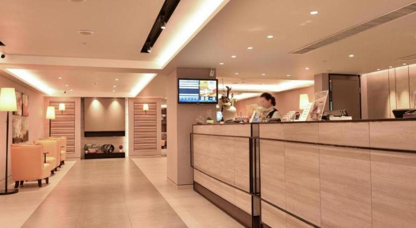 Home Inns Plus Shanghai Xujiahui Branch Екстер'єр фото