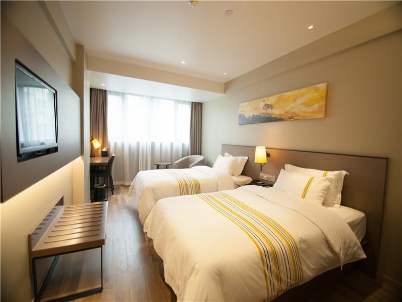 Home Inns Plus Shanghai Xujiahui Branch Екстер'єр фото